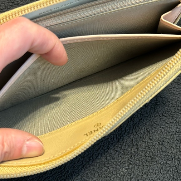 EUC Chanel • COCO Gold CC Diamond Stitch Quilted Lambskin Long Zippy Wallet - Picture 7 of 9